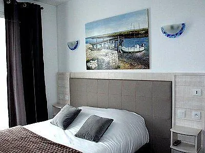 De La Otel 3*