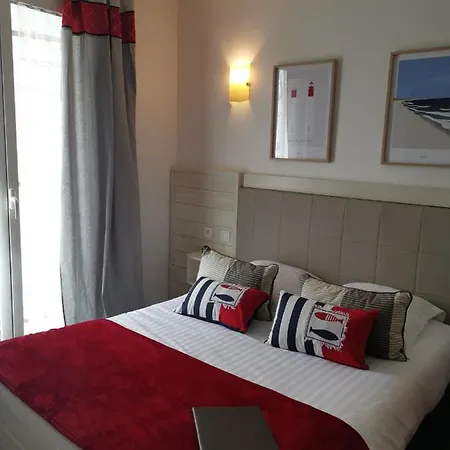 De La Otel 3*